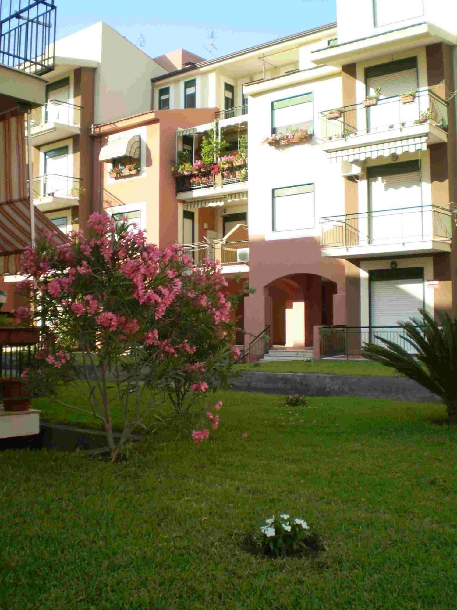 Suitehome Taormina Giardini-Naxos Exterior foto