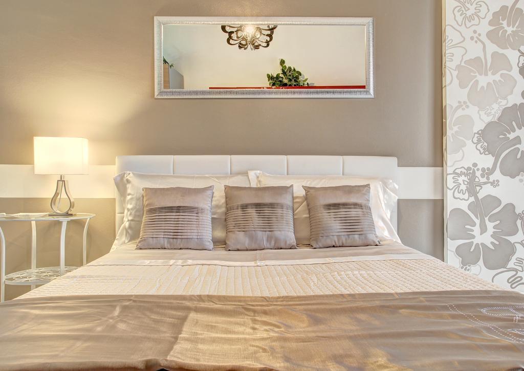 Suitehome Taormina Giardini-Naxos Habitación foto